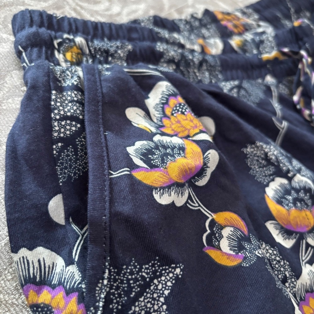 Vera Bradley Navy Floral Garden Cotton Pajama 2 Piece Set Women's Medium (B29) - Picture 12 of 13